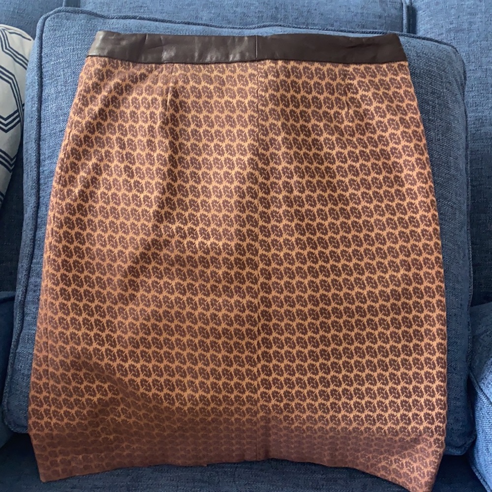 Caramelo from spain skirt with 100%leather band